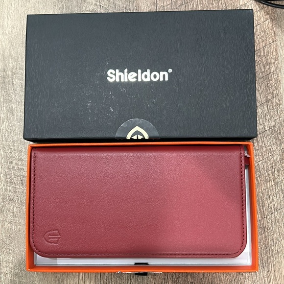 SHIELDON Leather Case for iPhone 14 Plus - Picture 10 of 10